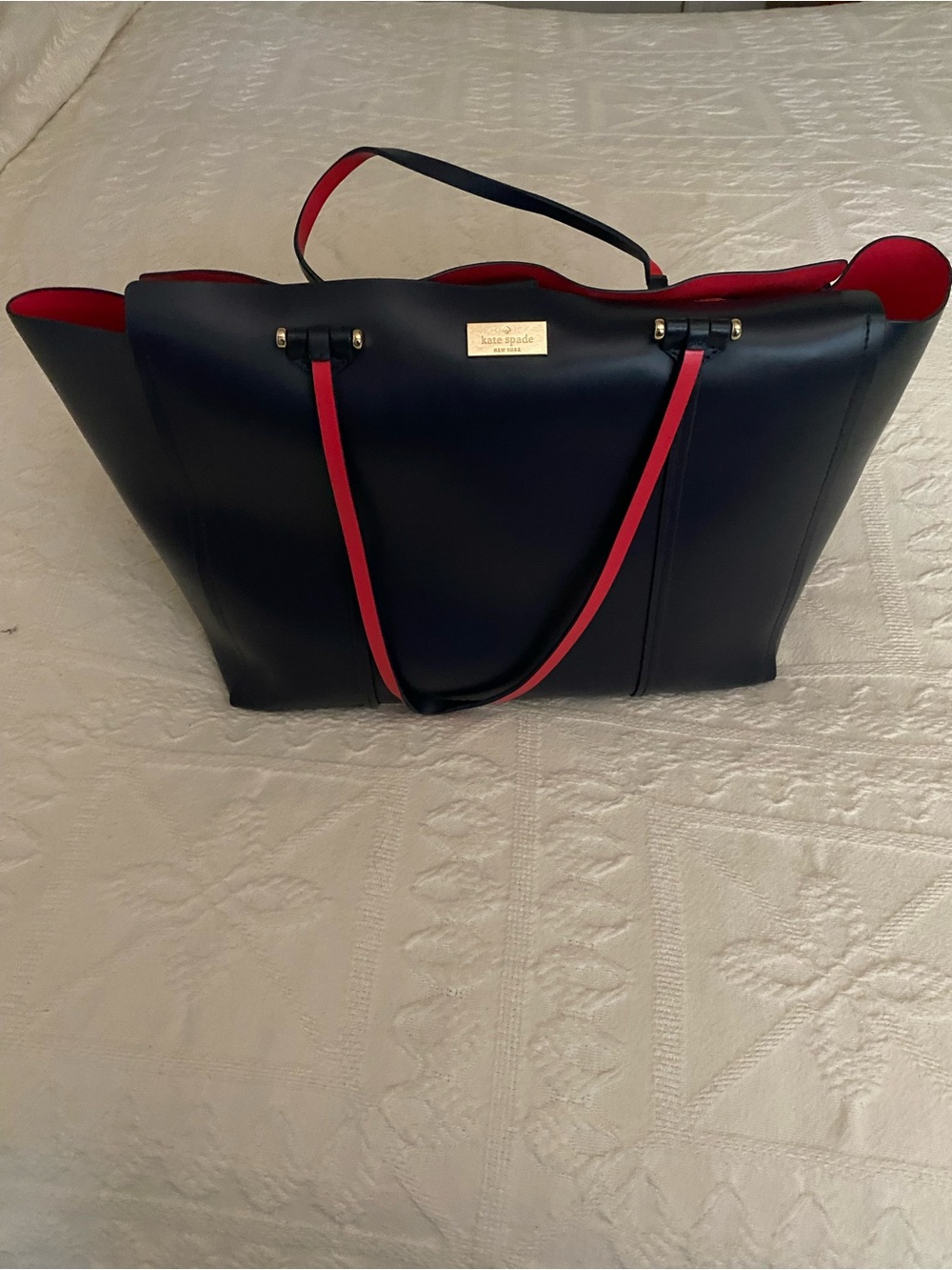 KATE SPADE
ARBOUR HILL
ANNELLE
TOTE